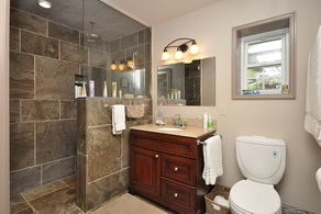 Master Ensuite - Country homes for sale and luxury real estate including horse farms and property in the Caledon and King City areas near Toronto